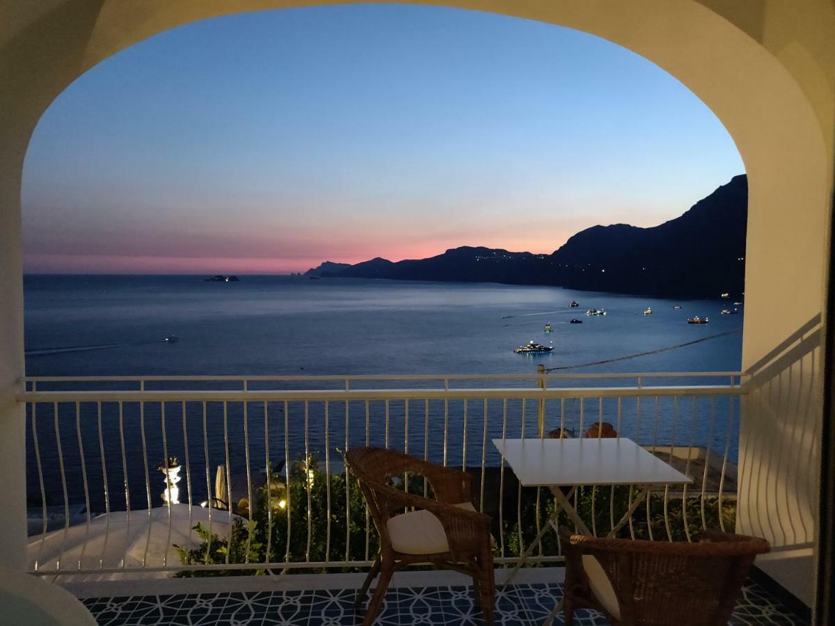 Pezz Pezz Hotel Praiano Bagian luar foto