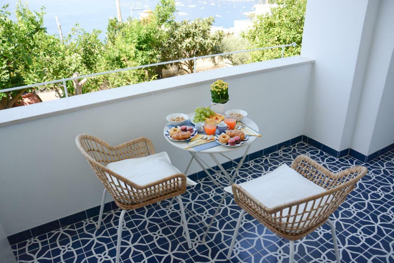 Pezz Pezz Hotel Praiano Bagian luar foto